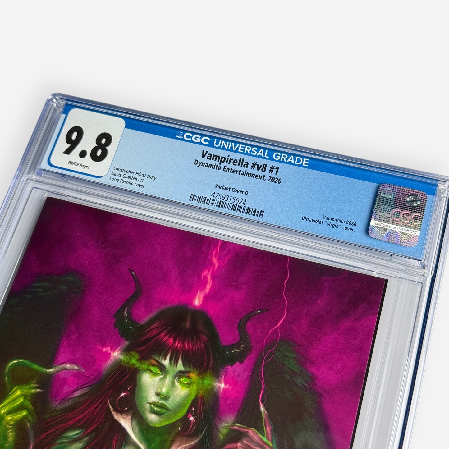 Vampirella V8 #1 CGC 9.8 Lucio Parrillo 1:10 Incentive Ultraviolet Virgin Cover O